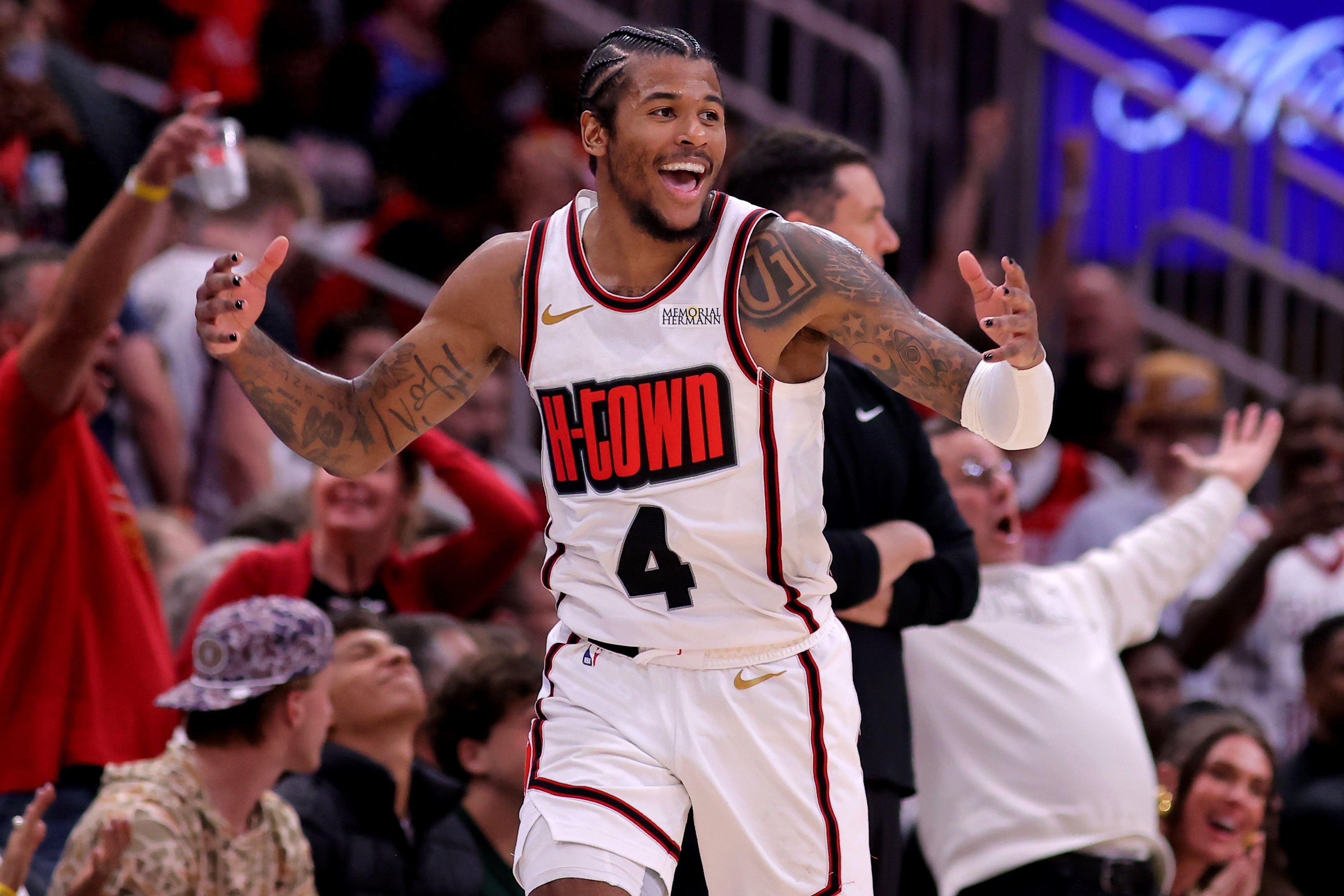 开云体育APP下载-转折点里昂单刀错失,NBA总决赛关键时刻攻防权衡,质疑声仍在,更衣室氛围转暖的简单介绍